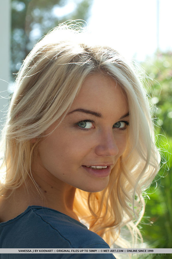 Любочка, 21 год, 2 размер груди